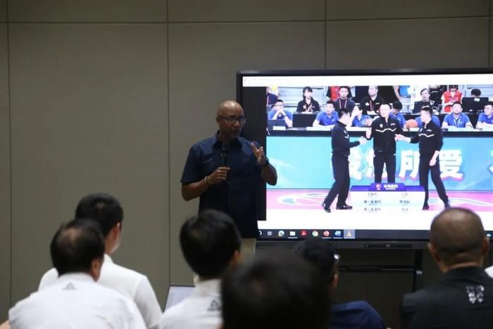 为什么篮球教练的经验很重要_1